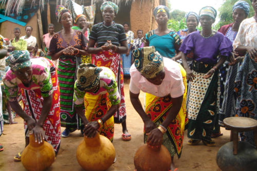 Traditional dances and music (Tanzania ©Carole Dubois)